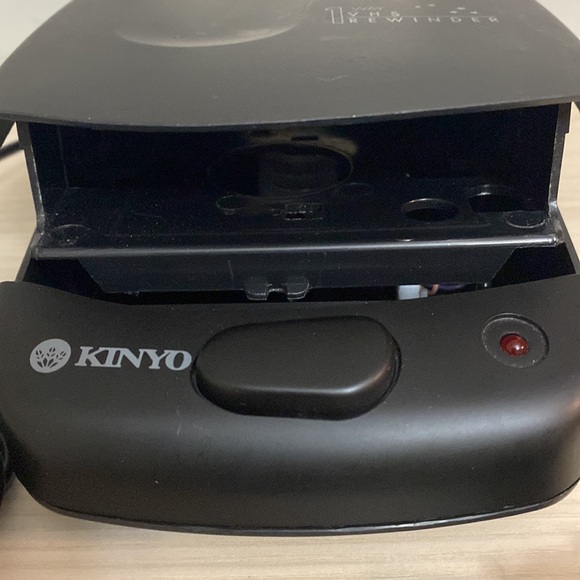 KINYO black 1 Way Video Cassette Rewinder - Picture 5 of 8
